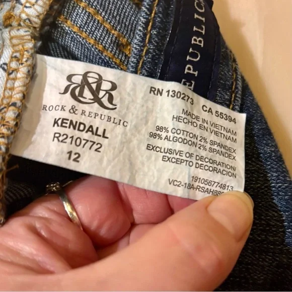 Rock & Republic Dark wash Straight Leg Kendall Jeans Size 12 - Picture 4 of 7